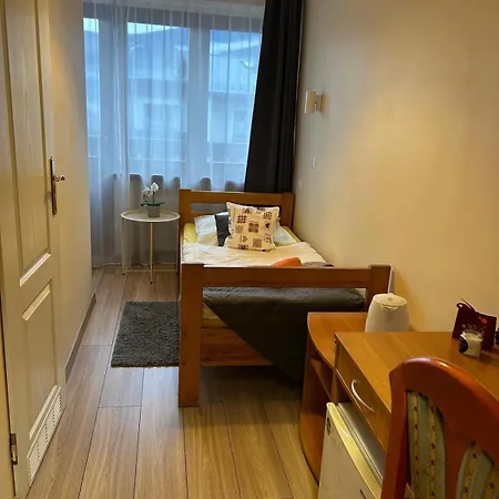 Victoria Δωμάτια σε οικογενειακή κατοικία *